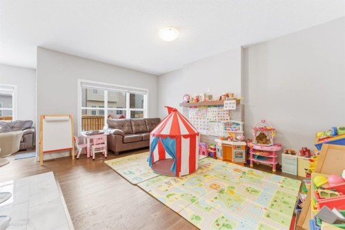 14 Belvedere Point Se, Calgary, AB - Indoor