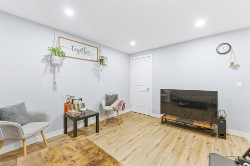 14 Belvedere Point Se, Calgary, AB - Indoor