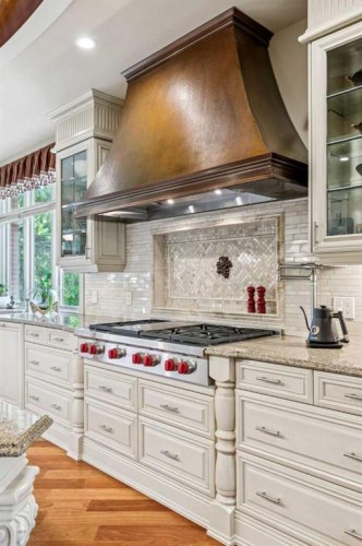 708 Hillcrest Avenue Sw, Calgary, AB - Indoor Photo Showing Kitchen With Upgraded Kitchen