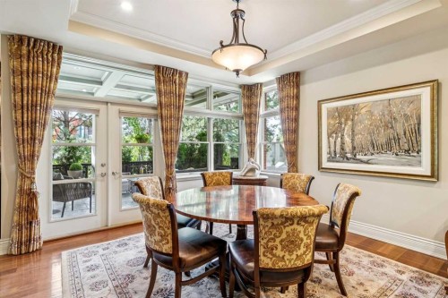 708 Hillcrest Avenue Sw, Calgary, AB - Indoor Photo Showing Dining Room