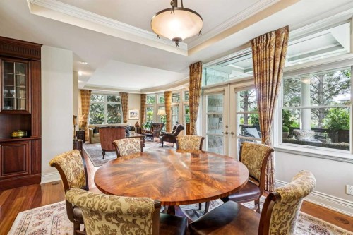 708 Hillcrest Avenue Sw, Calgary, AB - Indoor Photo Showing Dining Room