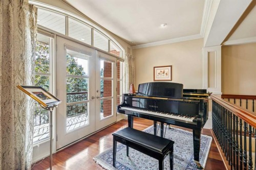 708 Hillcrest Avenue Sw, Calgary, AB - Indoor