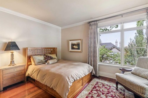 708 Hillcrest Avenue Sw, Calgary, AB - Indoor Photo Showing Bedroom
