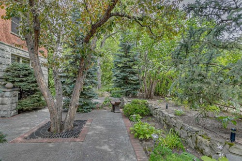 708 Hillcrest Avenue Sw, Calgary, AB - Outdoor