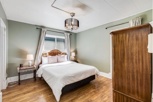 1517 12 Avenue Sw, Calgary, AB - Indoor Photo Showing Bedroom