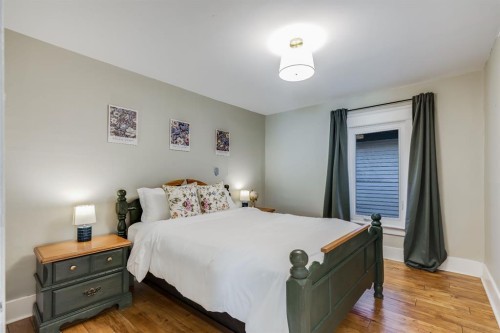 1517 12 Avenue Sw, Calgary, AB - Indoor Photo Showing Bedroom