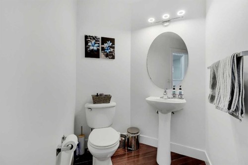 6 Aspen Stone Mews Sw, Calgary, AB - Indoor Photo Showing Bathroom