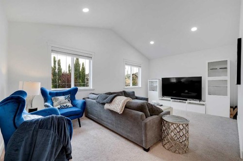 6 Aspen Stone Mews Sw, Calgary, AB - Indoor Photo Showing Living Room