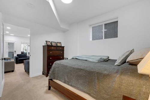 6 Aspen Stone Mews Sw, Calgary, AB - Indoor Photo Showing Bedroom