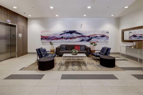311-510 Edmonton Trail Ne, Calgary, AB - Indoor Photo Showing Other Room