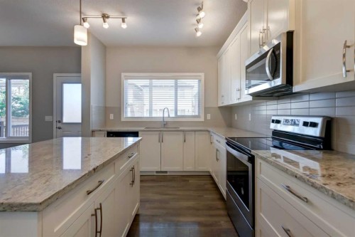 39 Walcrest View Se, Calgary, AB - Indoor Photo Showing Kitchen With Upgraded Kitchen