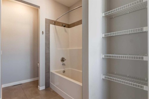 39 Walcrest View Se, Calgary, AB - Indoor