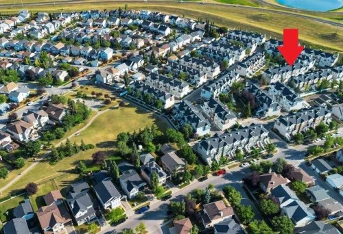 80 Elgin Gardens Se, Calgary, AB - Outdoor With View