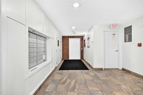 5210-279 Copperpond Common Se, Calgary, AB - Indoor Photo Showing Other Room