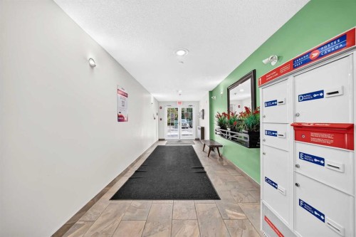 5210-279 Copperpond Common Se, Calgary, AB - Indoor Photo Showing Other Room