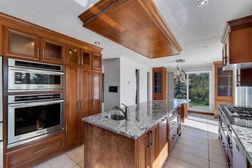 4 Edgehill Crescent Nw, Calgary, AB 