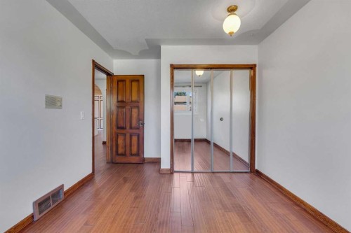4 Edgehill Crescent Nw, Calgary, AB 