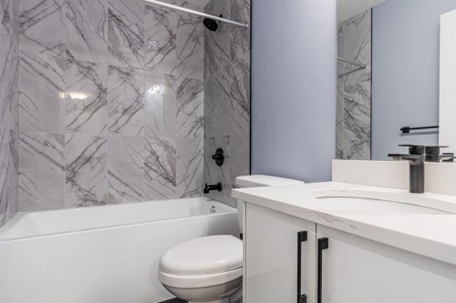 1995 Mccaskill Drive, Crossfield, AB - Indoor Photo Showing Bathroom