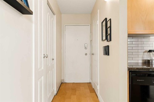 701-1123 13 Avenue Sw, Calgary, AB - Indoor Photo Showing Other Room