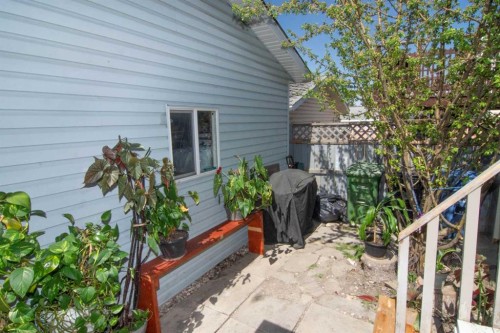 3850 Catalina Boulevard Ne, Calgary, AB - Outdoor With Exterior