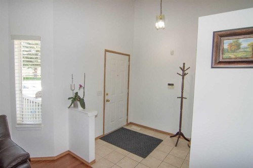 3850 Catalina Boulevard Ne, Calgary, AB - Indoor Photo Showing Other Room
