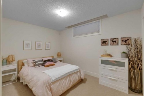 72 Quarry Landing Se, Calgary, AB - Indoor Photo Showing Bedroom