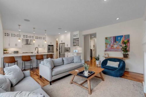 72 Quarry Landing Se, Calgary, AB - Indoor Photo Showing Living Room