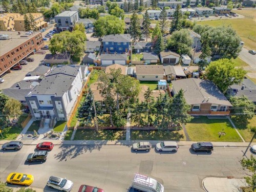 6127 33 Avenue Nw, Calgary, AB - Outdoor With View