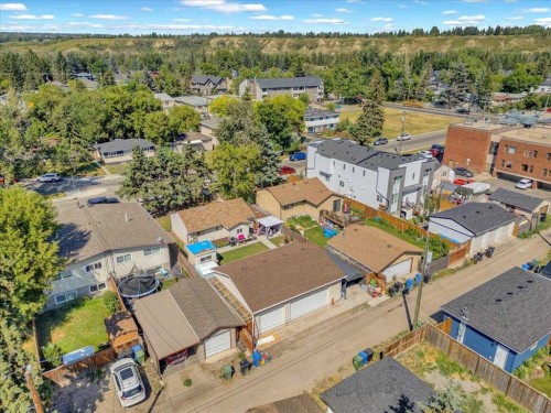 6127 33 Avenue Nw, Calgary, AB - Outdoor With View