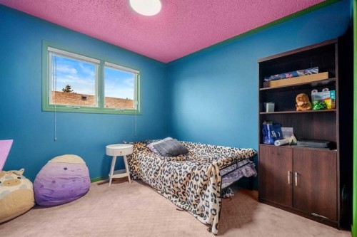 20 Bedwood Hill Ne, Calgary, AB - Indoor Photo Showing Bedroom
