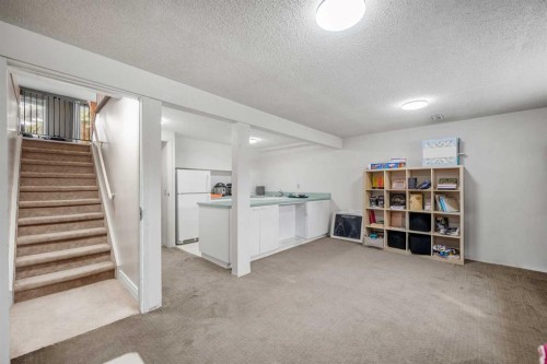 20 Bedwood Hill Ne, Calgary, AB - Indoor