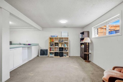 20 Bedwood Hill Ne, Calgary, AB - Indoor