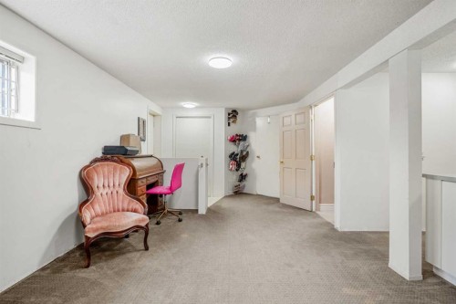 20 Bedwood Hill Ne, Calgary, AB - Indoor Photo Showing Other Room