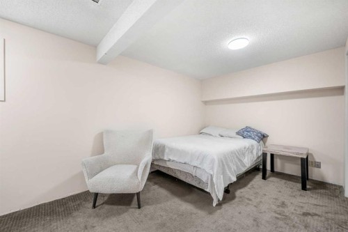 20 Bedwood Hill Ne, Calgary, AB - Indoor Photo Showing Bedroom