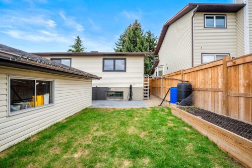 20 Bedwood Hill Ne, Calgary, AB - Outdoor With Exterior