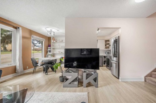 20 Bedwood Hill Ne, Calgary, AB - Indoor