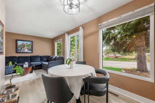 20 Bedwood Hill Ne, Calgary, AB - Indoor