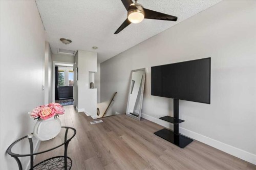21 Woodhill Court Sw, Calgary, AB - Indoor Photo Showing Other Room