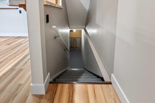 21 Woodhill Court Sw, Calgary, AB - Indoor Photo Showing Other Room