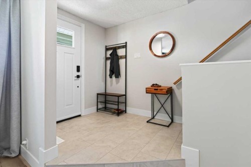 21 Woodhill Court Sw, Calgary, AB - Indoor Photo Showing Other Room