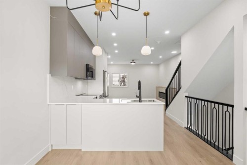 301-67 Panatella Square Nw, Calgary, AB - Indoor