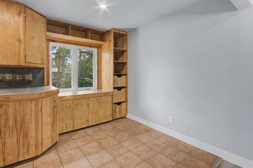 18 Collingwood Place Nw, Calgary, AB - Indoor