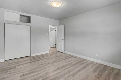 18 Collingwood Place Nw, Calgary, AB - Indoor Photo Showing Other Room