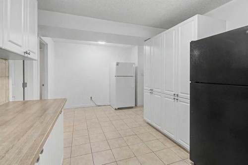 18 Collingwood Place Nw, Calgary, AB - Indoor