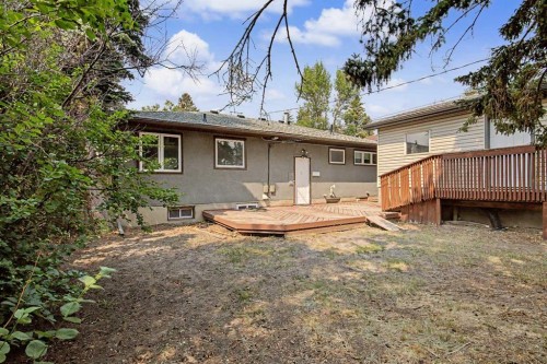 18 Collingwood Place Nw, Calgary, AB - Outdoor With Deck Patio Veranda
