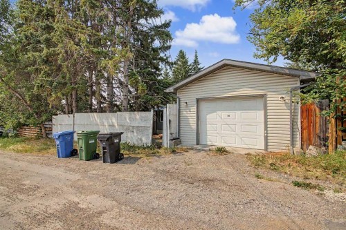 18 Collingwood Place Nw, Calgary, AB - Outdoor