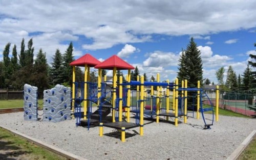 402-30 Shawnee Common Sw, Calgary, AB - Outdoor