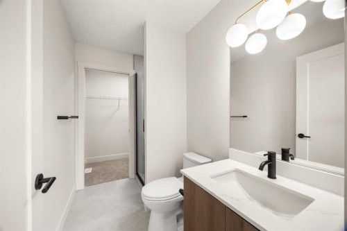 305-67 Panatella Square Nw, Calgary, AB - Indoor Photo Showing Bathroom