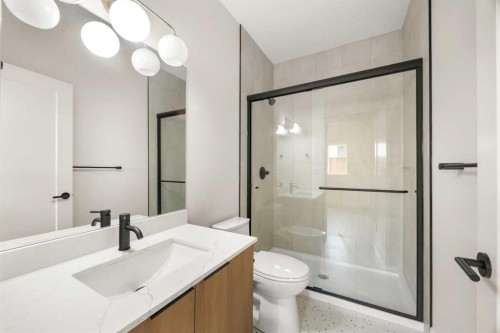305-67 Panatella Square Nw, Calgary, AB - Indoor Photo Showing Bathroom
