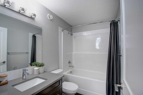 261 Ellen Way, Crossfield, AB - Indoor Photo Showing Bathroom